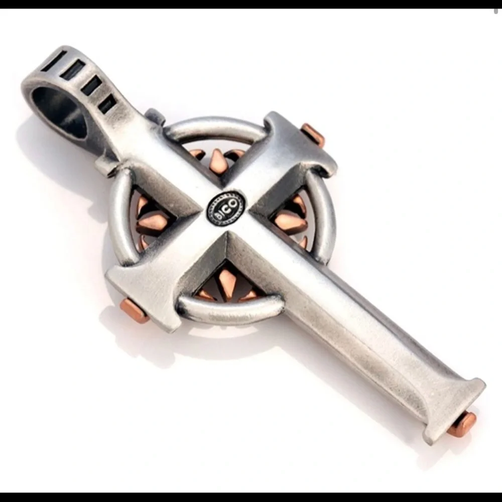 Celtic Cross Pendant NWT!